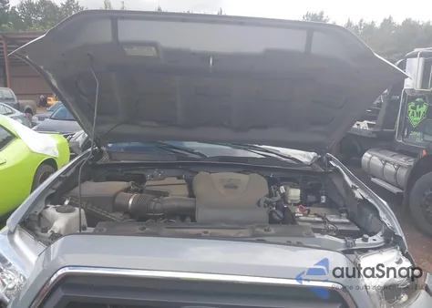 2021 Toyota Tacoma Sr5 V6 z USA, uszkodzony, nr VIN 5TFAZ5CN4MX100873